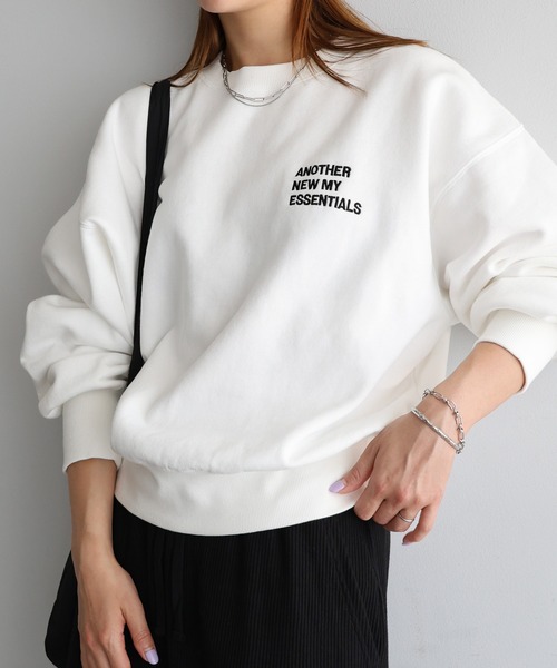 ANME(アンメ)の「裏起毛ロゴ刺繍ANMEスウェットトップス(スウェット・レディース・オートミール/ブラウン/ブラック/オフホワイト・M/L/XL)」の5枚目の写真