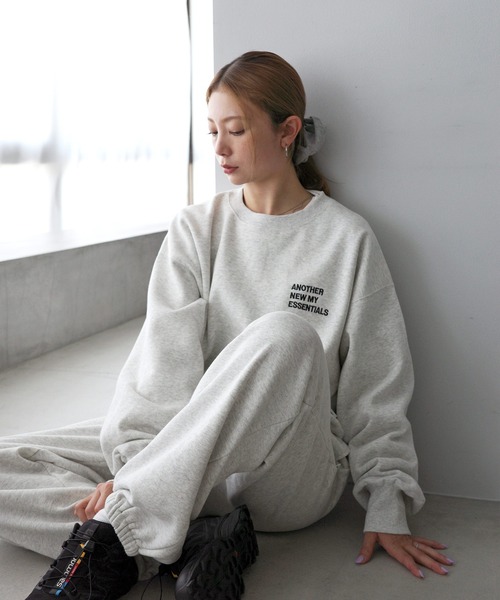 ANME(アンメ)の「裏起毛ロゴ刺繍ANMEスウェットトップス(スウェット・レディース・オートミール/ブラウン/ブラック/オフホワイト・M/L/XL)」の15枚目の写真