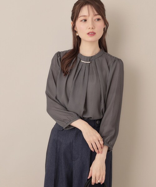 couture brooch（クチュールブローチ）の「【大人可愛い・パール取り外し・通勤】・タックタイチェック柄ブラウス（シャツ/ブラウス・レディース・ブラック系/ダークブラウン系・42/40/36/38）」の7枚目の写真