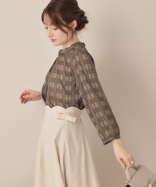couture brooch（クチュールブローチ）の「【大人可愛い・パール取り外し・通勤】・タックタイチェック柄ブラウス（シャツ/ブラウス・レディース・ブラック系/ダークブラウン系・42/40/36/38）」の16枚目の写真