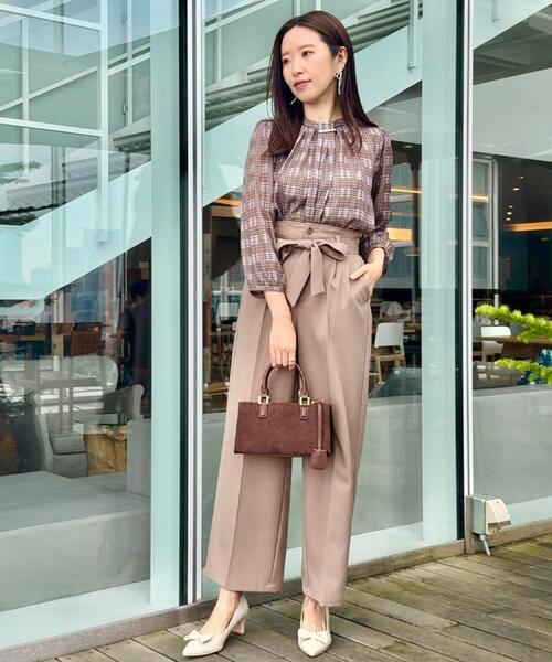 couture brooch（クチュールブローチ）の「【大人可愛い・パール取り外し・通勤】・タックタイチェック柄ブラウス（シャツ/ブラウス・レディース・ブラック系/ダークブラウン系・42/40/36/38）」の10枚目の写真