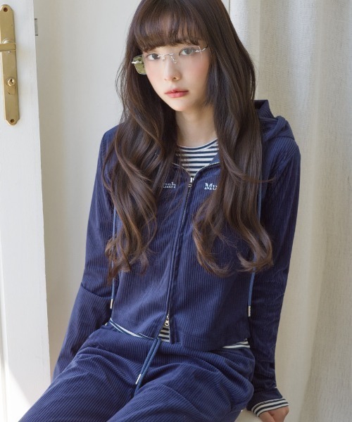 muahmuah(ムーアムーア)の「A'GEM/9 × .kom 『muah muah/ムーアムーア』 LOGO STITCH VELVET TRAINING HOOD ZIPUP/ベルベット ロゴ ステッチジップアップパーカー(パーカー・レディース・ネイビー/ピンク/グレー/ブラック・FREE)」の3枚目の写真