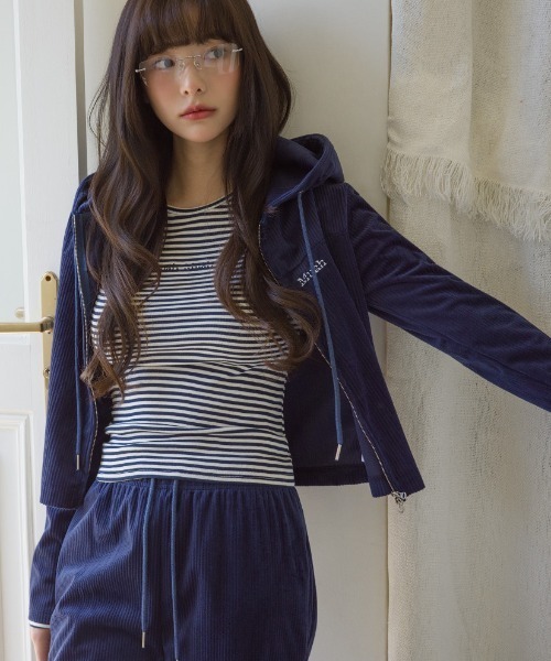 muahmuah(ムーアムーア)の「A'GEM/9 × .kom 『muah muah/ムーアムーア』 LOGO STITCH VELVET TRAINING HOOD ZIPUP/ベルベット ロゴ ステッチジップアップパーカー(パーカー・レディース・ネイビー/ピンク/グレー/ブラック・FREE)」の16枚目の写真