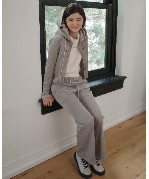 muahmuah(ムーアムーア)の「A'GEM/9 × .kom 『muah muah/ムーアムーア』 LOGO STITCH VELVET TRAINING HOOD ZIPUP/ベルベット ロゴ ステッチジップアップパーカー(パーカー・レディース・ネイビー/ピンク/グレー/ブラック・FREE)」の12枚目の写真