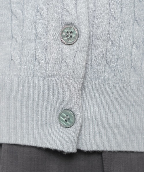 SPINNS（スピンズ）の「シャツレイヤード風ニットカーディガン/チェック/ワンポイント刺繍ロゴ（カーディガン/ボレロ・レディース・ネイビー/ワイン/グレー/オフホワイト・ONESIZE）」の20枚目の写真