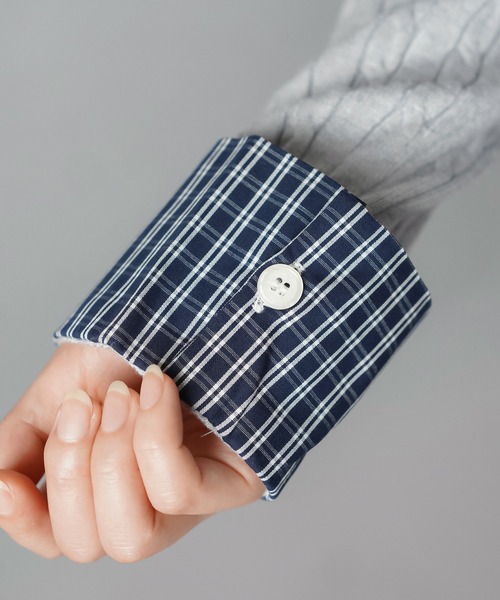 SPINNS（スピンズ）の「シャツレイヤード風ニットカーディガン/チェック/ワンポイント刺繍ロゴ（カーディガン/ボレロ・レディース・ネイビー/ワイン/グレー/オフホワイト・ONESIZE）」の19枚目の写真