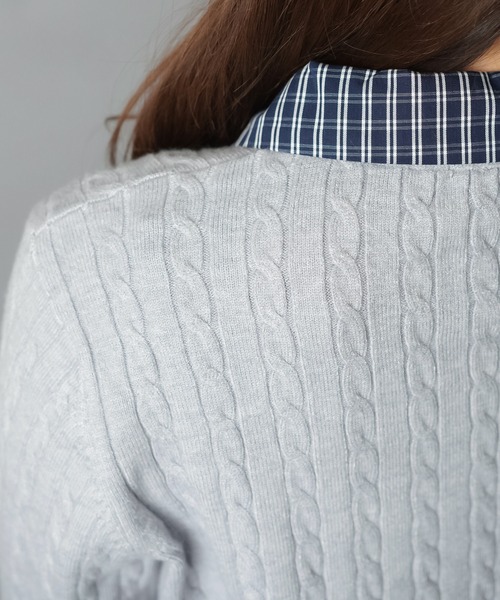 SPINNS（スピンズ）の「シャツレイヤード風ニットカーディガン/チェック/ワンポイント刺繍ロゴ（カーディガン/ボレロ・レディース・ネイビー/ワイン/グレー/オフホワイト・ONESIZE）」の18枚目の写真