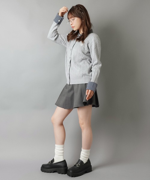 SPINNS（スピンズ）の「シャツレイヤード風ニットカーディガン/チェック/ワンポイント刺繍ロゴ（カーディガン/ボレロ・レディース・ネイビー/ワイン/グレー/オフホワイト・ONESIZE）」の14枚目の写真