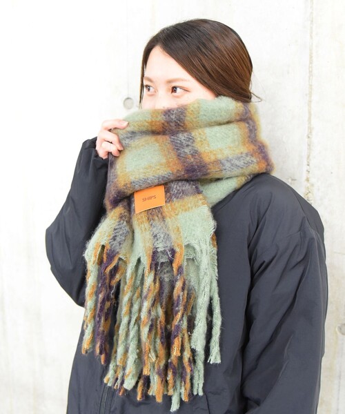 SHIPS（シップス）の「【WEB限定】SHIPS: オンブレチェック ボリューム マフラー（マフラー・メンズ・ナチュラル/ブラック/ライトグリーン・ONE SIZE）」の3枚目の写真