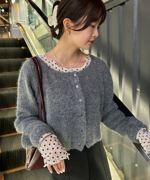 mystic（ミスティック）の「【もちふわ素材 / 着膨れしない厚み◎】スクエアネックニットカーディガン（カーディガン/ボレロ・レディース・レッド/ブラック/グレー/オフホワイト・FREE）」の21枚目の写真