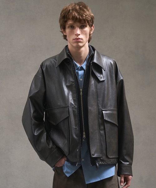 PUBLIC TOKYO（パブリックトウキョウ）の「ビンテージライクオーバーサイズレザーブルゾン　/２WAY仕様/スタンド/春服/防風性/防水性/アウター（ブルゾン・メンズ・ブラック/ブラウン・1/2）」の14枚目の写真