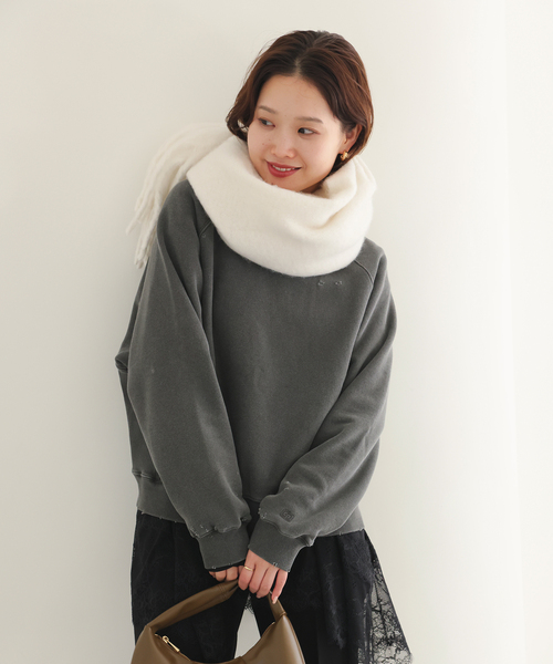 SLOBE IENA（スローブイエナ）の「《追加》SLOBE IENA エアリーカラーストール（マフラー・レディース・ホワイト/レッド/ピンク/カーキ・FREE）」の11枚目の写真