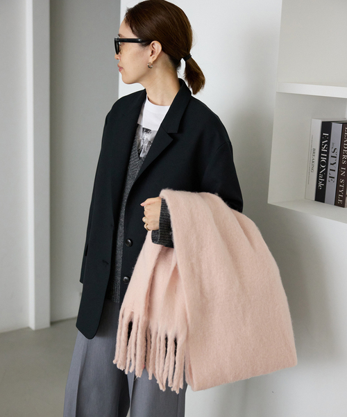 SLOBE IENA（スローブイエナ）の「《追加》SLOBE IENA エアリーカラーストール（マフラー・レディース・ホワイト/レッド/ピンク/カーキ・FREE）」の21枚目の写真