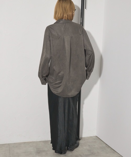 leimn（レイムン）の「スウェードフロントドロストシャツ（シャツ/ブラウス・レディース・チャコールグレー/ライトグレー・M）」の9枚目の写真