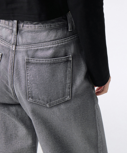 MUSINSA STANDARD WOMAN（ムシンサスタンダードウーマン）の「ウィメンズシルバーペインテッドレギュラーフィットデニムパンツ[シルバー]（デニムパンツ・レディース・その他・30/24/25/26/27/28/29）」の5枚目の写真