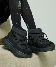 AKIII CLASSIC（アキクラシック）の「Aislinn Recovery Padded Boots Triple Black（ブーツ）」