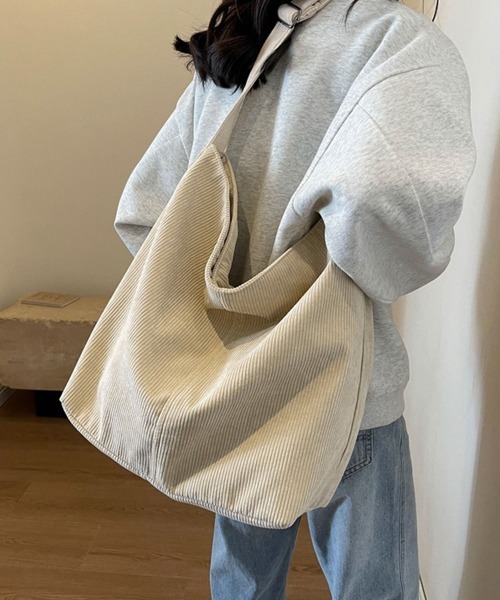 Miniministore(ミニミニストア)の「コーデュロイショルダーバッグ大きめ韓国風(ショルダーバッグ・レディース・ライトベージュ/ブラック/カーキ/キャメル・FREE)」の12枚目の写真