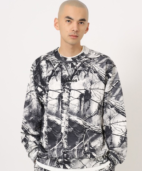 atmos（アトモス）の「atmos Embroidery Classic Logo Crew Neck Sweatshirt / アトモス エンブロイダリー クラシック ロゴ クルー ネック スウェットシャツ（スウェット・メンズ・ブラック系その他/ブラック/ベージュ系その他・M/L/XL）」の2枚目の写真