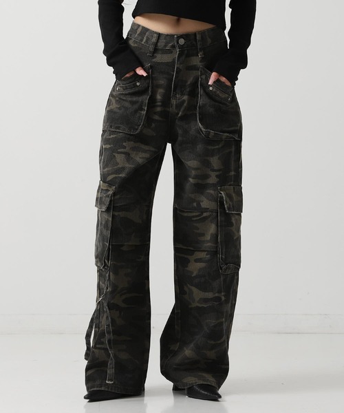 ANAP（アナップ）の「カモフラージュ ワイドレッグ デザイン カーゴパンツ（カーゴパンツ・レディース・カーキ・S/M）」の2枚目の写真