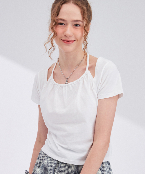 Between A and B（ビトウィーンエイアンドビー）の「シャーリングホルターネックTシャツ[ホワイト]（Tシャツ/カットソー・レディース・その他・FREE）」の5枚目の写真