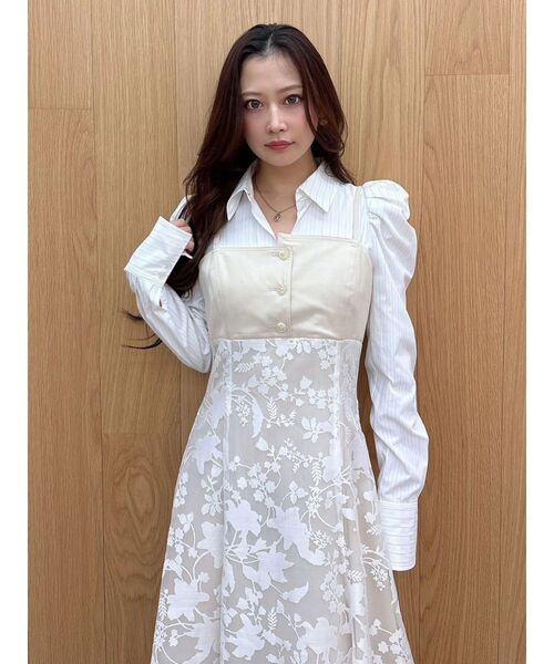 MERCURYDUO(マーキュリーデュオ)の「アシメビスチェドッキングパワショルシャツワンピース(ワンピース・レディース・ブルー/ブラック/ベージュ・MEDIUM/SMALL)」の22枚目の写真
