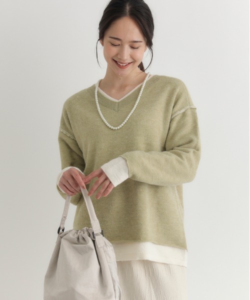 Right-on(ライトオン)の「HONEYSUCKLE ROSE(ハニーサックルローズ)【レディース】フェイクレイヤードVネックセーター(ニット/セーター・レディース・ブラウン/グリーン/グレー・S/M/L)」の3枚目の写真