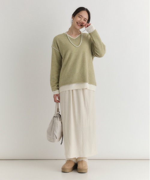Right-on(ライトオン)の「HONEYSUCKLE ROSE(ハニーサックルローズ)【レディース】フェイクレイヤードVネックセーター(ニット/セーター・レディース・ブラウン/グリーン/グレー・S/M/L)」の5枚目の写真