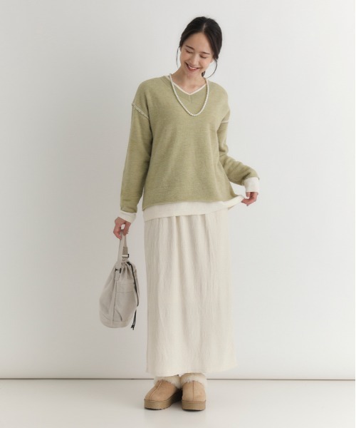 Right-on(ライトオン)の「HONEYSUCKLE ROSE(ハニーサックルローズ)【レディース】フェイクレイヤードVネックセーター(ニット/セーター・レディース・ブラウン/グリーン/グレー・S/M/L)」の4枚目の写真