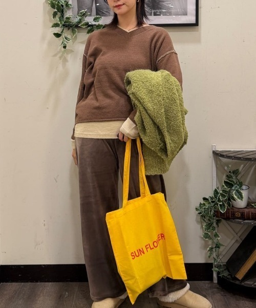 Right-on(ライトオン)の「HONEYSUCKLE ROSE(ハニーサックルローズ)【レディース】フェイクレイヤードVネックセーター(ニット/セーター・レディース・ブラウン/グリーン/グレー・S/M/L)」の15枚目の写真