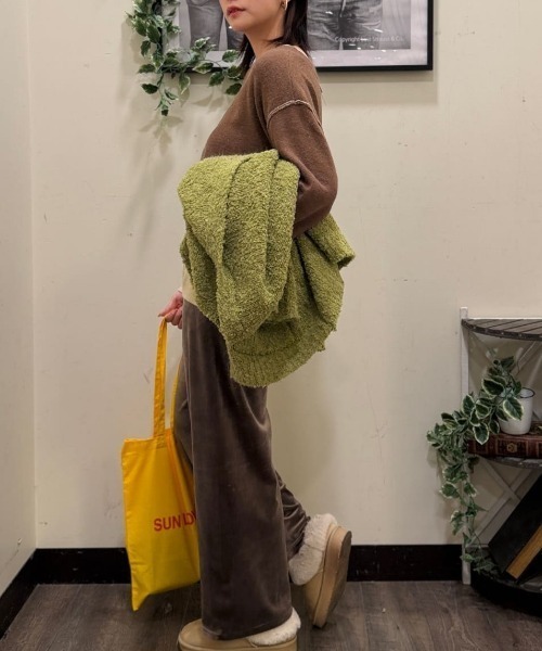 Right-on(ライトオン)の「HONEYSUCKLE ROSE(ハニーサックルローズ)【レディース】フェイクレイヤードVネックセーター(ニット/セーター・レディース・ブラウン/グリーン/グレー・S/M/L)」の16枚目の写真