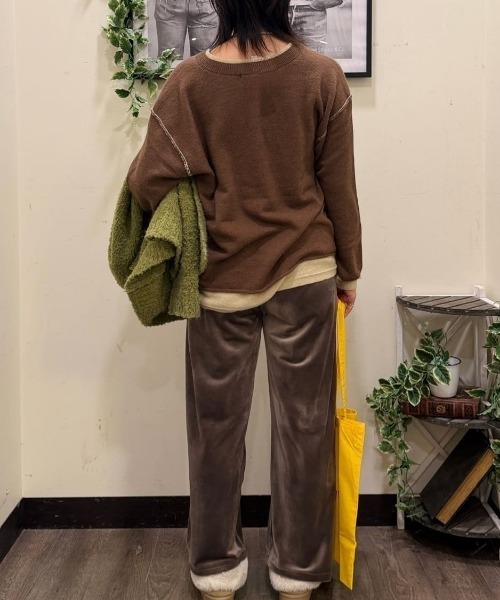 Right-on(ライトオン)の「HONEYSUCKLE ROSE(ハニーサックルローズ)【レディース】フェイクレイヤードVネックセーター(ニット/セーター・レディース・ブラウン/グリーン/グレー・S/M/L)」の17枚目の写真