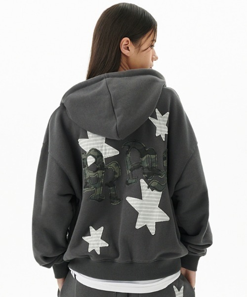 MAHAGRID(マハグリッド)の「『mahagrid/マハグリッド』 PRAY APPLIQUE CROP ZIP UP HOODIE/プレイ短丈ジップアップパーカー(スウェット・レディース・ブラック/チャコールグレー/グレー・FREE)」の11枚目の写真