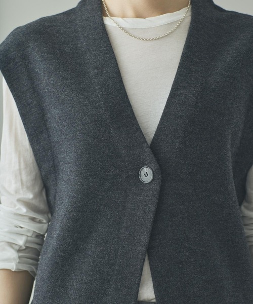 Curensology（カレンソロジー）の「Curensology(カレンソロジー)/マスキュリンニットベスト（ベスト・レディース・ブラック/グレー・FREE）」の9枚目の写真