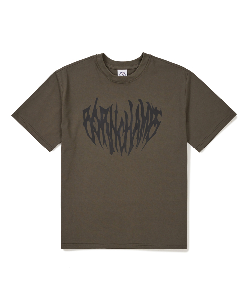 BORN CHAMPS(ボーンチャンプス)の「ハートトライバルロゴ半袖TシャツB24ST13KH(Tシャツ/カットソー・レディース・カーキ・LARGE/SMALL)」の1枚目の写真