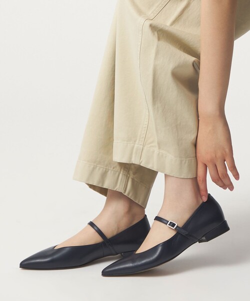 ODETTE E ODILE（オデットエオディール）の「【WEB限定】ポインテッド ストラップ フラット20■↓↑（パンプス・レディース・オフホワイト/ブラック/ネイビー・22cm/22.5cm/23cm/23.5cm/24cm/24.5cm/25cm）」の7枚目の写真