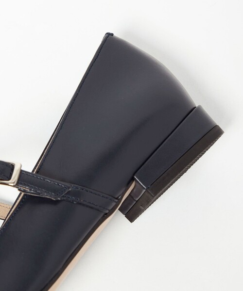 ODETTE E ODILE（オデットエオディール）の「【WEB限定】ポインテッド ストラップ フラット20■↓↑（パンプス・レディース・オフホワイト/ブラック/ネイビー・22cm/22.5cm/23cm/23.5cm/24cm/24.5cm/25cm）」の18枚目の写真