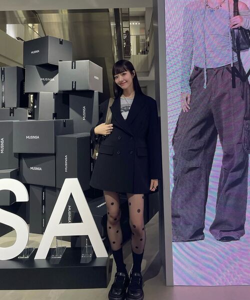 MUSINSA STANDARD WOMAN（ムシンサスタンダードウーマン）の「ウィメンズダブルブレストロングブレザー[ブラック]（テーラードジャケット・レディース・その他・SMALL/MEDIUM/LARGE/X-SMALL）」の10枚目の写真