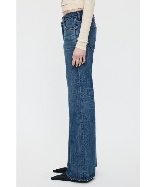 MOUSSY(マウジー)の「【26年SS新作】MIDRISE FLARE(デニムパンツ・レディース・ワンウォッシュ/ブルー・2/1/0)」の8枚目の写真