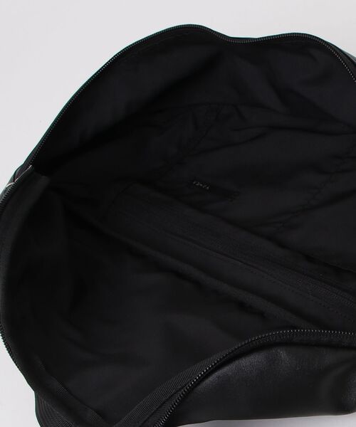 YArKA（ヤーカ）の「【YArKA/ヤーカ】real leather big size body bag [malhaut2] / 横長ウエストポーチ（ボディバッグ/ウエストポーチ・メンズ・ブラック・FREE）」の18枚目の写真