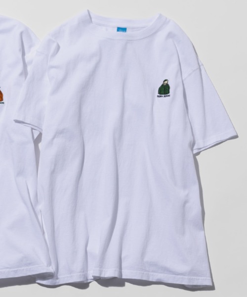 SIERRA DESIGNS(シェラデザイン)の「FINEBOYS掲載モデル★Good On × SIERRA DESIGNS 別注 ワンポイント刺繍 マウンテンパーカーロゴTシャツ(Tシャツ/カットソー・レディース・ホワイト×グリーン/ホワイト系1・LARGE/X-LARGE/SMALL/MEDIUM)」の2枚目の写真