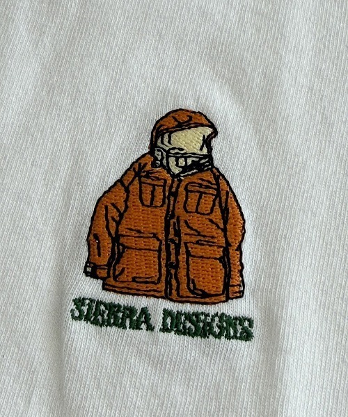 SIERRA DESIGNS(シェラデザイン)の「FINEBOYS掲載モデル★Good On × SIERRA DESIGNS 別注 ワンポイント刺繍 マウンテンパーカーロゴTシャツ(Tシャツ/カットソー・レディース・ホワイト×グリーン/ホワイト系1・LARGE/X-LARGE/SMALL/MEDIUM)」の6枚目の写真