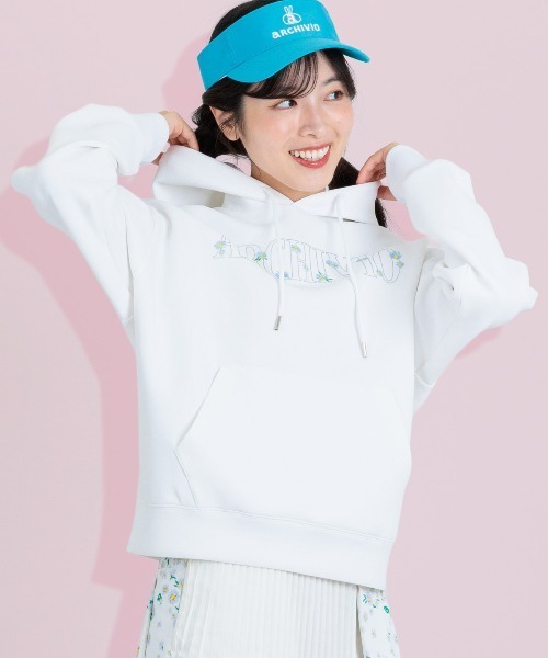 archivio(アルチビオ)の「<LADIES>花柄刺繍UVダンボールパーカー(パーカー・レディース・ライトブルー/ネイビー/ホワイト/ピンク・L/M/S)」の5枚目の写真