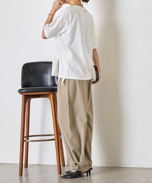 Jena espace merveilleux(ジェナ エスパスメルヴェイユ)の「【着るだけ主役】アートプリントスリットT(Tシャツ/カットソー・レディース・オフホワイト/グレー・FREE)」の6枚目の写真