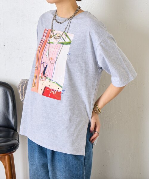 Jena espace merveilleux(ジェナ エスパスメルヴェイユ)の「【着るだけ主役】アートプリントスリットT(Tシャツ/カットソー・レディース・オフホワイト/グレー・FREE)」の20枚目の写真