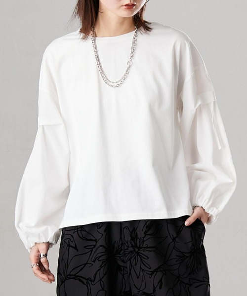 Soiunique（スワユニーク）の「異素材切替シャーリング袖デザイン長袖Ｔシャツ　［Soiunique］（Tシャツ/カットソー・レディース・オフホワイト/ブラック・L/M）」の2枚目の写真