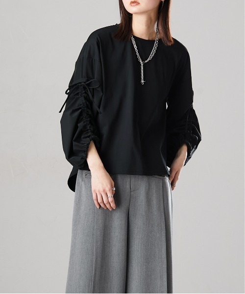 Soiunique（スワユニーク）の「異素材切替シャーリング袖デザイン長袖Ｔシャツ　［Soiunique］（Tシャツ/カットソー・レディース・オフホワイト/ブラック・L/M）」の3枚目の写真