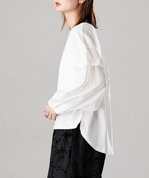 Soiunique（スワユニーク）の「異素材切替シャーリング袖デザイン長袖Ｔシャツ　［Soiunique］（Tシャツ/カットソー・レディース・オフホワイト/ブラック・L/M）」の8枚目の写真