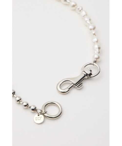 SLY（スライ）の「CHUNKY ROCK F/PEARL CHOKER チャンキーロックフェイクパールチョーカー（チョーカー・レディース・シルバー・FREE）」の4枚目の写真