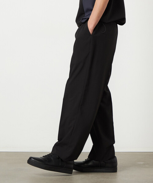 COMME CA ISM（コムサイズム）の「ライトウエイトポリエステル リラックスワイドテーパードパンツ（スラックス・メンズ・グレー/ベージュ/ブラック・LARGE/MEDIUM/SMALL）」の12枚目の写真