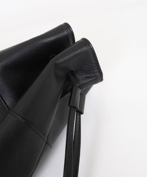 ADAM PATEK（アダムパテック）の「mko13444-water repellent leather mini drawstring bag 巾着型ミニバッグ(AP2619006)（ハンドバッグ・メンズ・ブラック・FREE）」の9枚目の写真